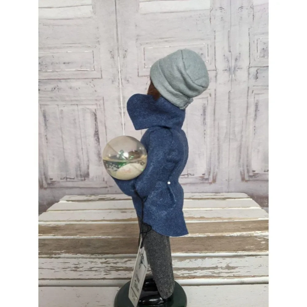 Byers choice snow globe Christmas traditions boy f‎